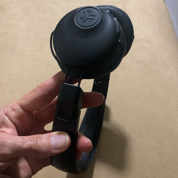 JLAB Studio Wireless On-Ear Headphones,30+ Hour Blutooth 5 Playtime,Track/Volume - Picture 8 of 8